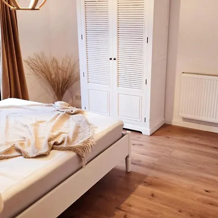 2 Schlafzimmer Appartement *